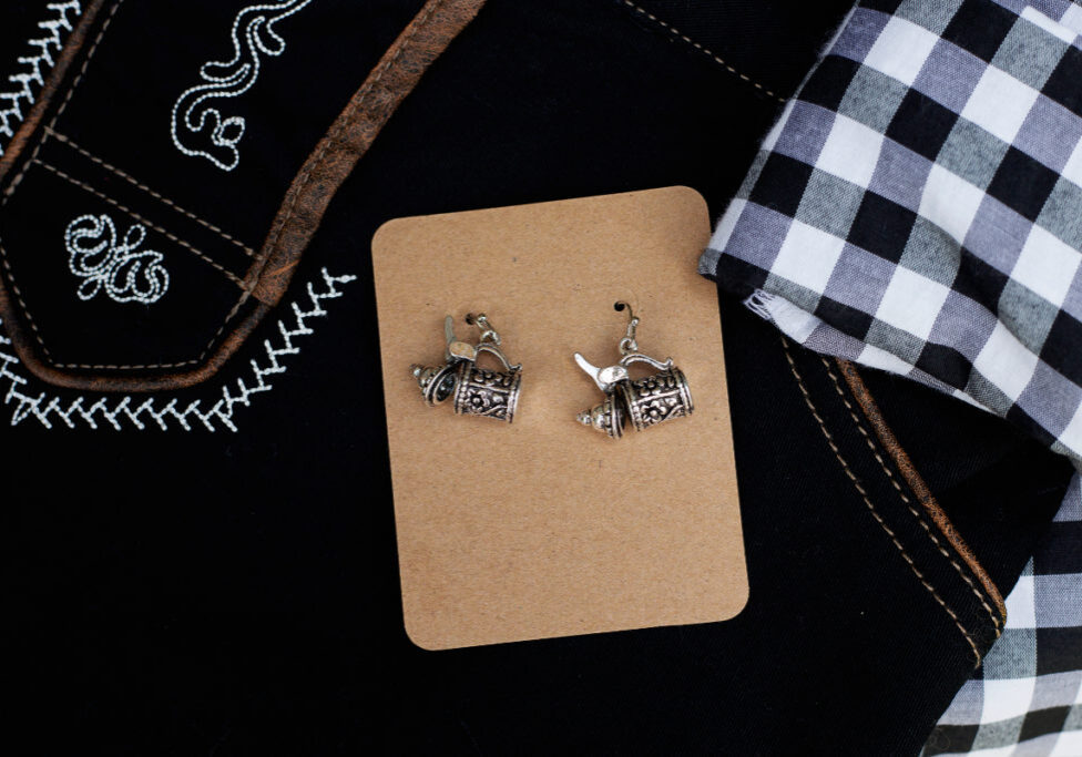 Bier stein earring on black_1200x800